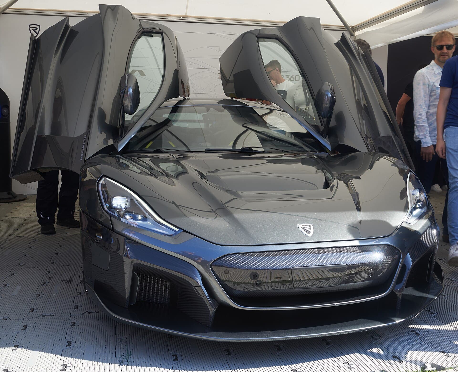 Rimac Nevera, view 3