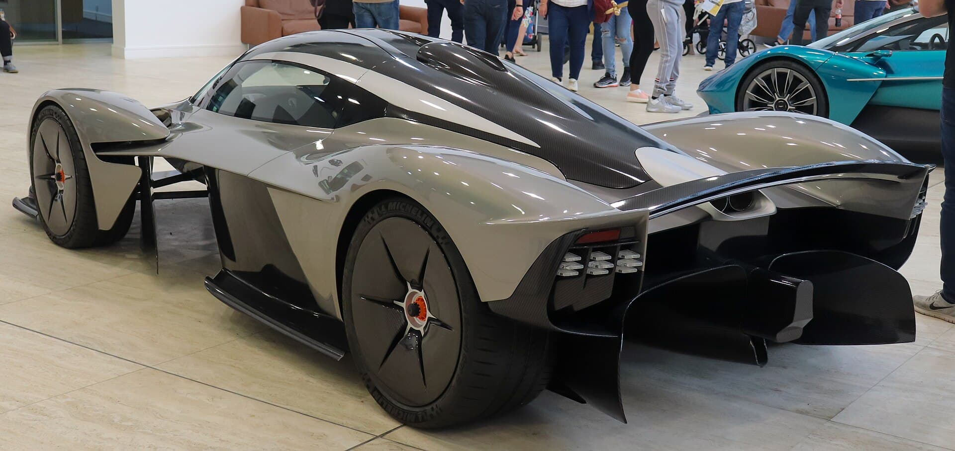 Aston Martin Valkyrie, view 3